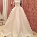 Свадебное платье с атласной юбкой в Алматы