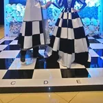 Шахматная Королева и Ладья на встречу гостей от Tesla art lab
