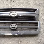 Решётка радиатора toyota hilux surf 185