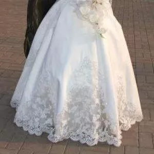 Очень красивое,  белое свадебное платье