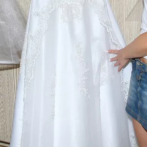 Белоснежное свадебное платье в Алматы