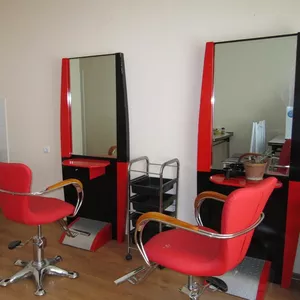 продам зеркала,  кресла для салона красоты и парикмахерских