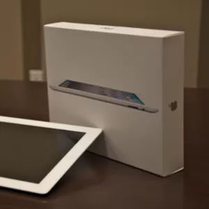 Apple iPad 3 64GB with 3G + WI-FI