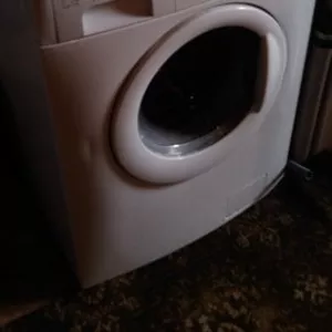 Продам б/у качественную стиральную машинку 