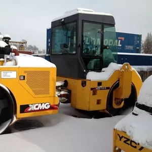Двухбарабанный каток XCMG XD111