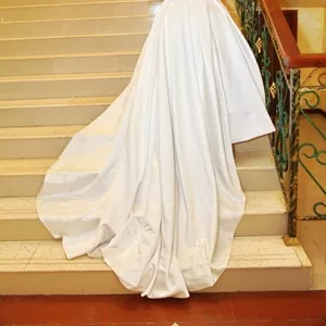 Продам свадебное платье со шлейфом как у принцессы