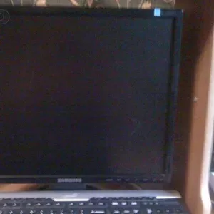 Монитор SAMSUNG 1024x1280 (сенсорные клавиши монитора) Состояние: отл!