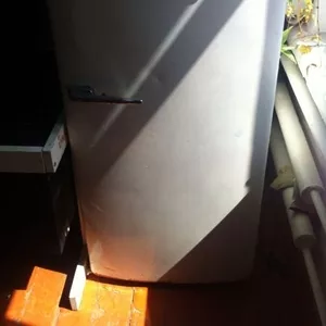 Продам холодильник Зил