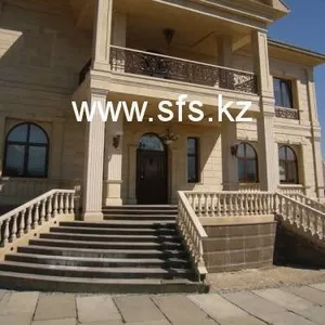 Облицовка фасада травертином гранитом