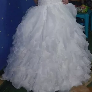 Свадебное платье и лебяжая шубка
