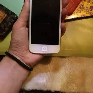 Продам Iphone 5 (32gb) white