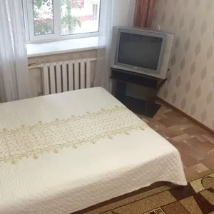 Сдаю посуточно 1 ком. квартиру люкс в  центре (ТД Азат,  обл.акимат)