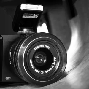 Samsung NX 1000 Беззеркальный системный фотоаппарат со сменной оптикой