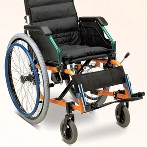 Универсальная инвалидная кресло-коляска FS 980 LA