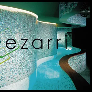 Стеклянная мозаика Ezarri для бассейна