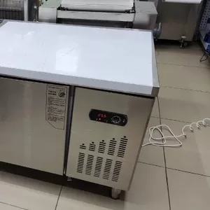 Cтол холодильник для пиццы с Гастроемкостью 1800*80*80 Габариты 1500х8