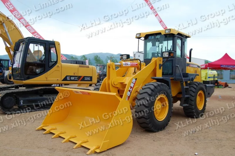Фронтальный погрузчик XCMG LW300F