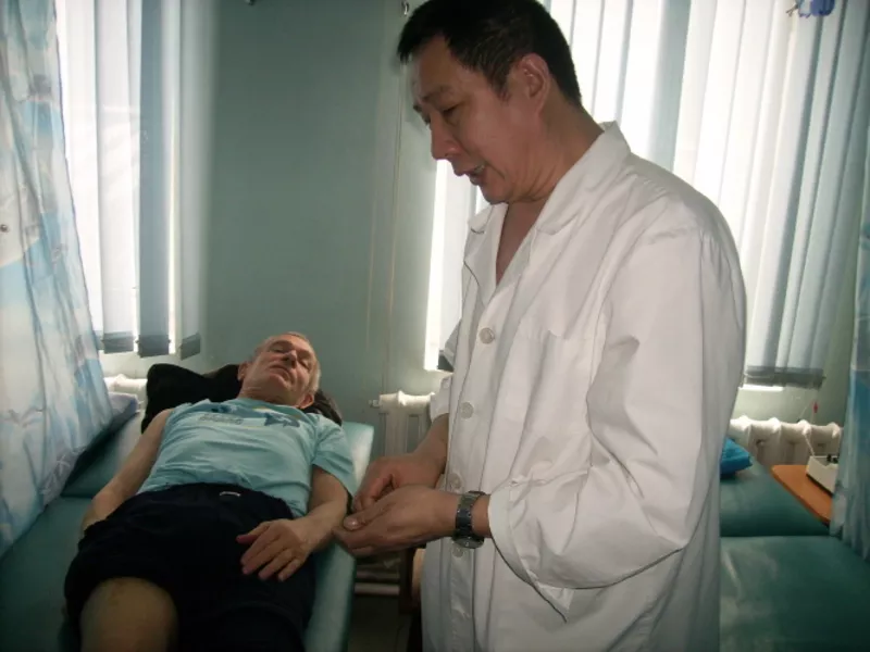 иглотерапевт-невропатолог из Китая МиньШэн(Миша) 