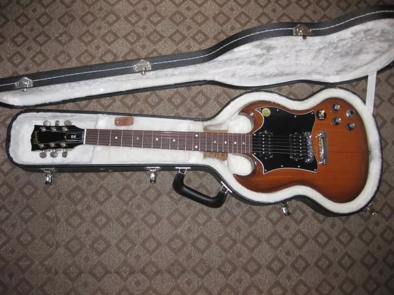 Продаю гитару Gibson ROBOT SG новый!!! 2
