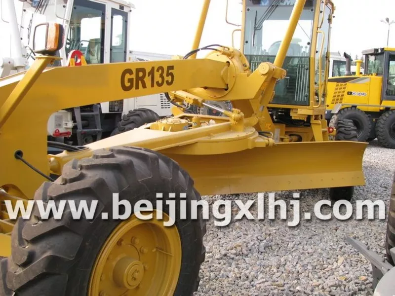 Грейдер XCMG GR135