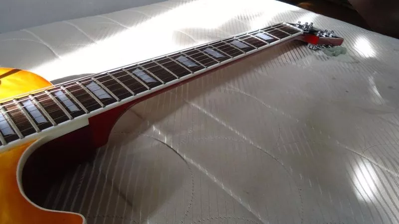 Продам электрогитару Gibson Les Paul Standard 3