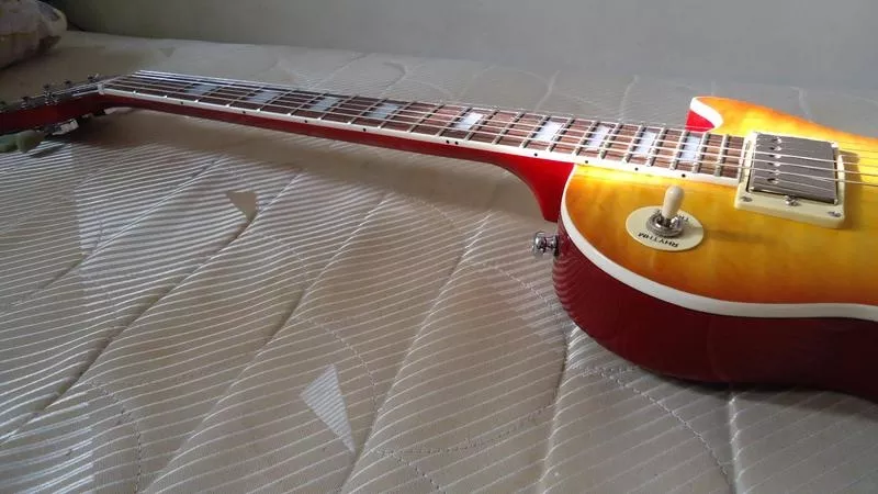 Продам электрогитару Gibson Les Paul Standard 5