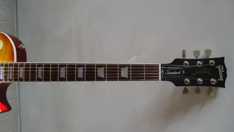 Продам электрогитару Gibson Les Paul Standard 6