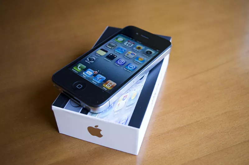 Apple iphone 4G 32GB unlocked phone $400