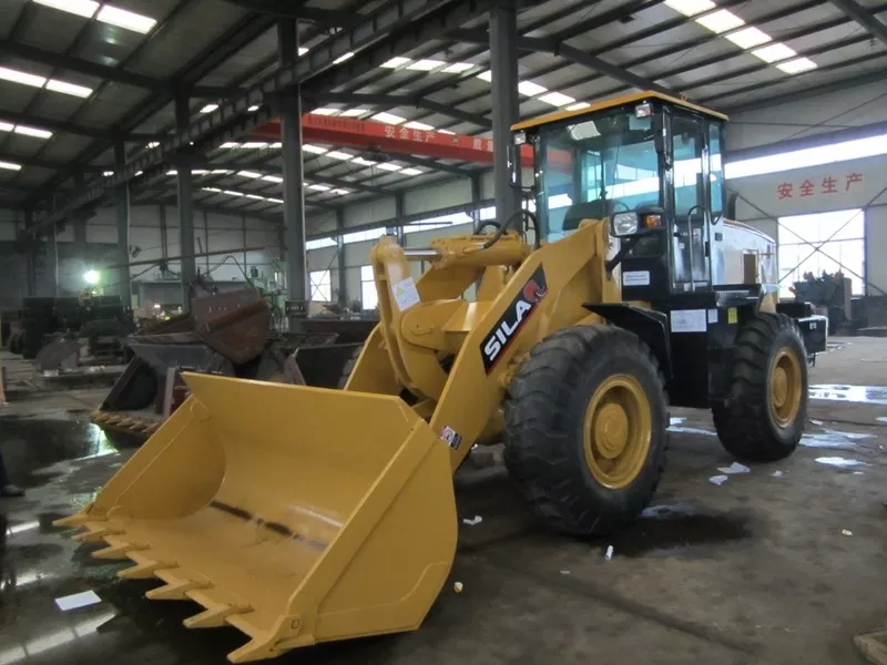 ПОГРУЗЧИК   ФРОНТАЛЬНЫЙ  SILA SL36F грузоподъемность  3.6 т. Объем ков