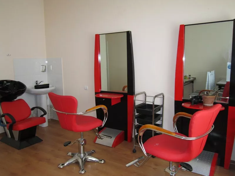 продам зеркала,  кресла для салона красоты и парикмахерских 2