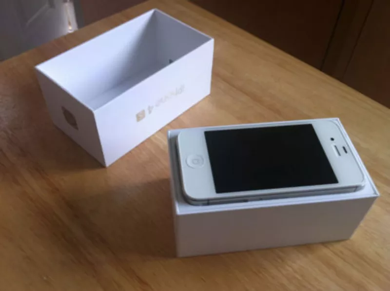 Apple iPhone 4S (Latest Model) version 2