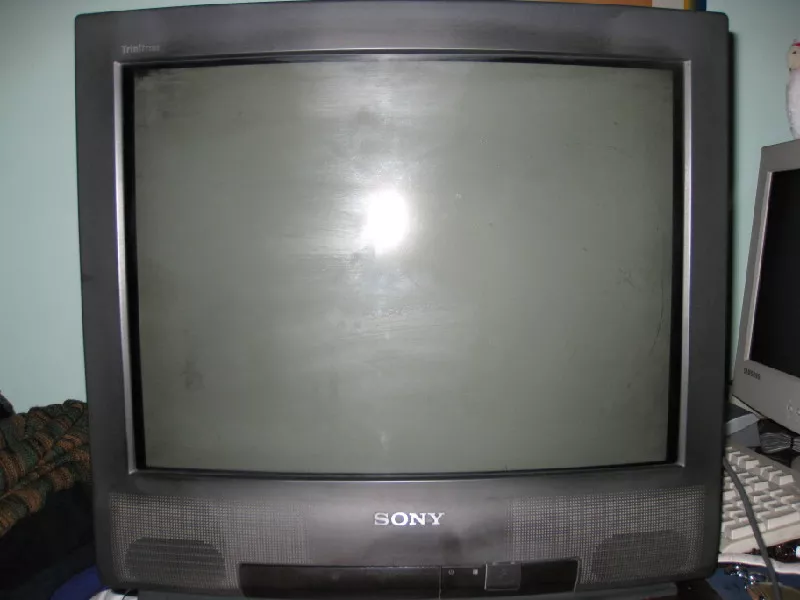 Продам телевизор Сони Тринитрон 54Д 2