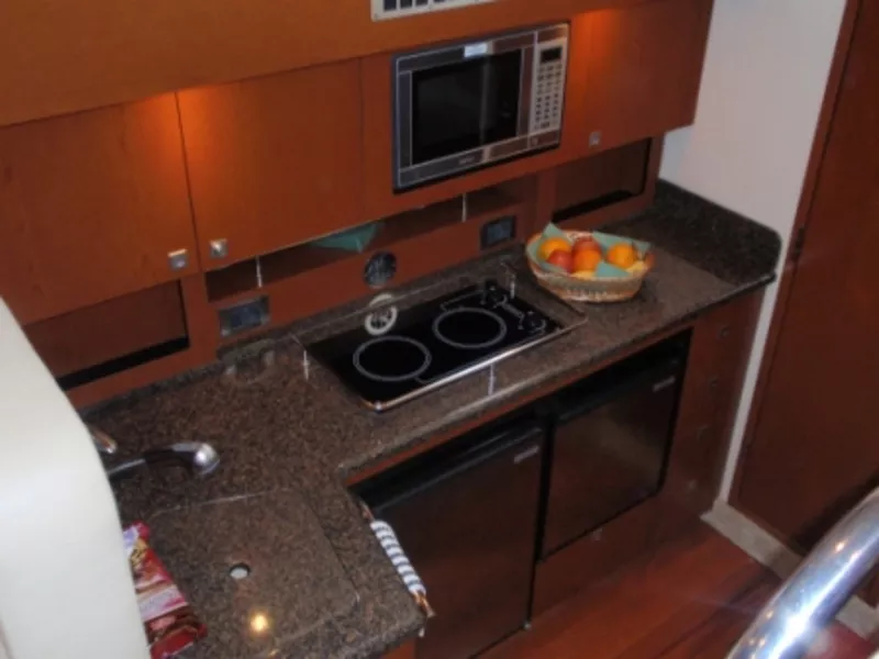 Продам яхту Sea Ray 375 Sedan Bridge 6