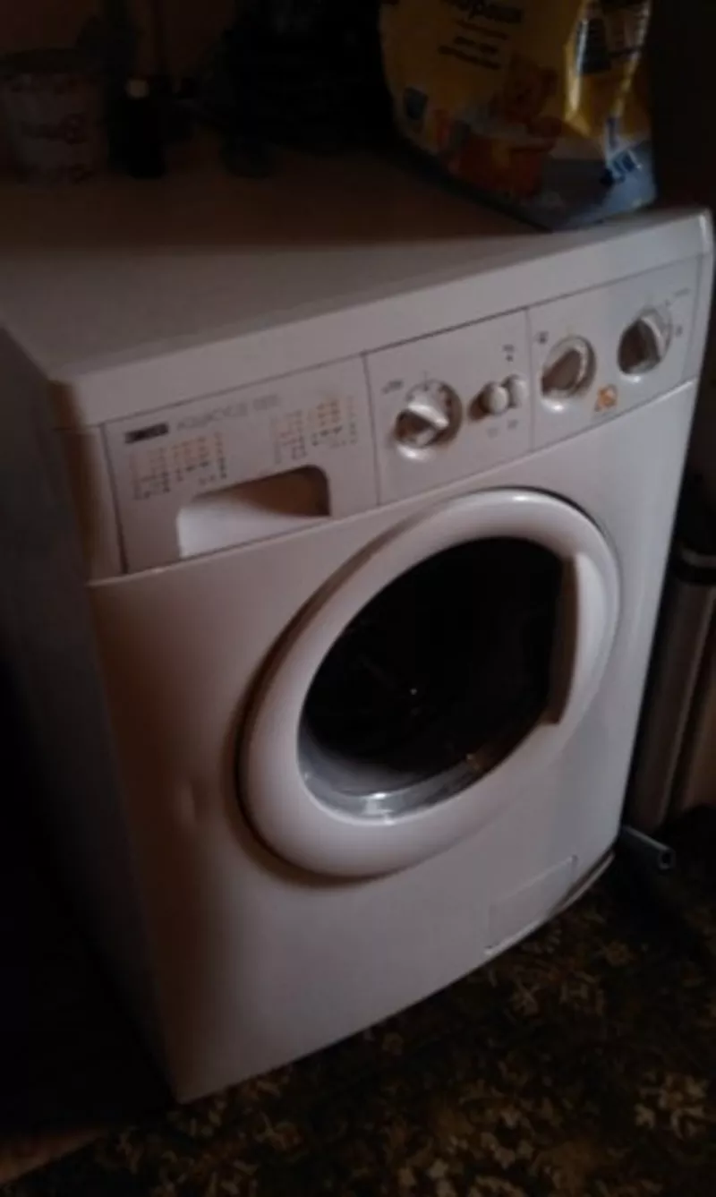 Продам б/у качественную стиральную машинку 