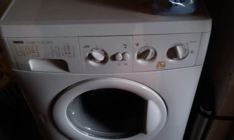 Продам б/у качественную стиральную машинку  3