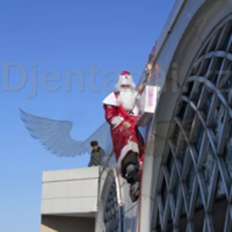 Дед Мороз в Окно,  Алматы