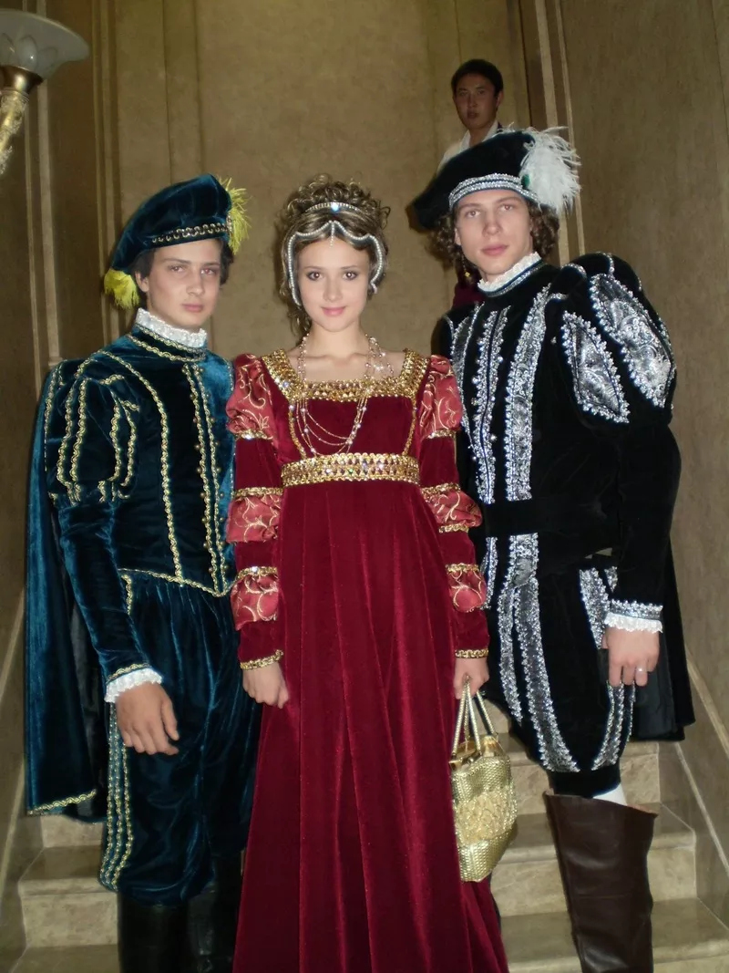 Новогодние карнавальные костюмы на прокат в Томирис Ул Валиханова 83(