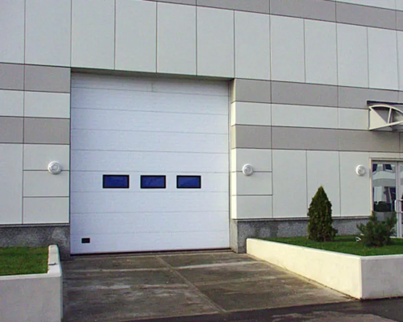 Секционные гаражные и промышленные ворота ALUTECH 2