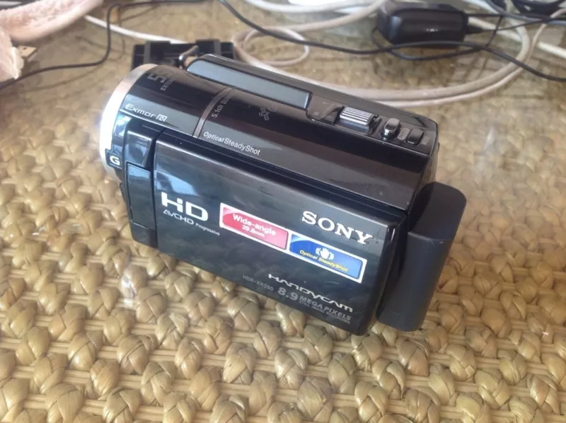 Видео камера Sony HDR XR260 