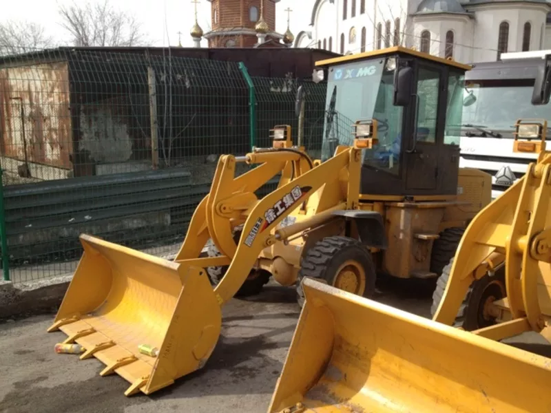 Погрузчик XCMG LW158, Г/п1500 кг Объем ковша-0.7м3 2