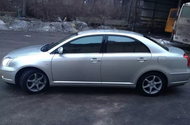 Toyota Avensis 2004  4