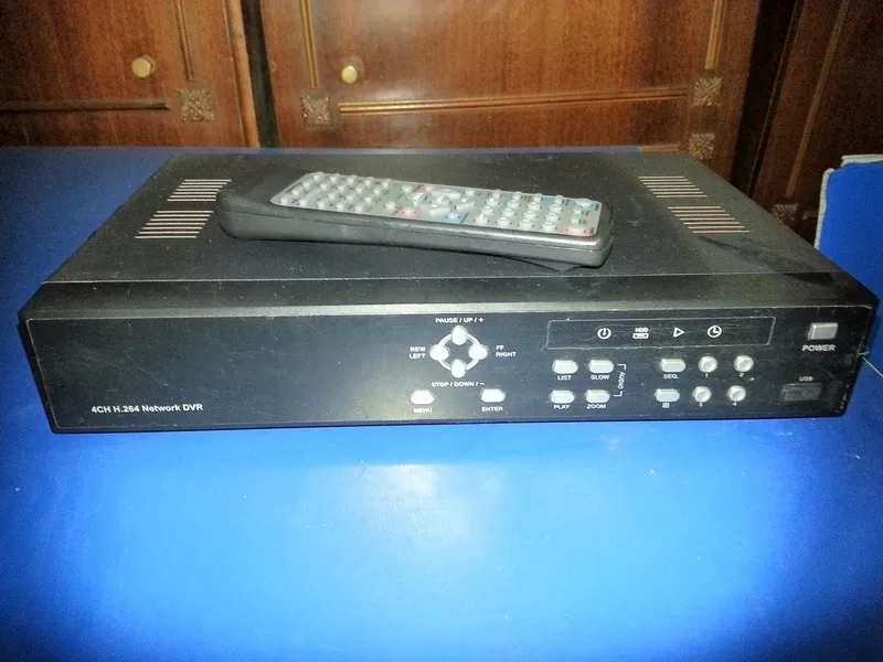 Продам видеорегистратор 4CH H.264 NetWork DVR с 4-мя камерами