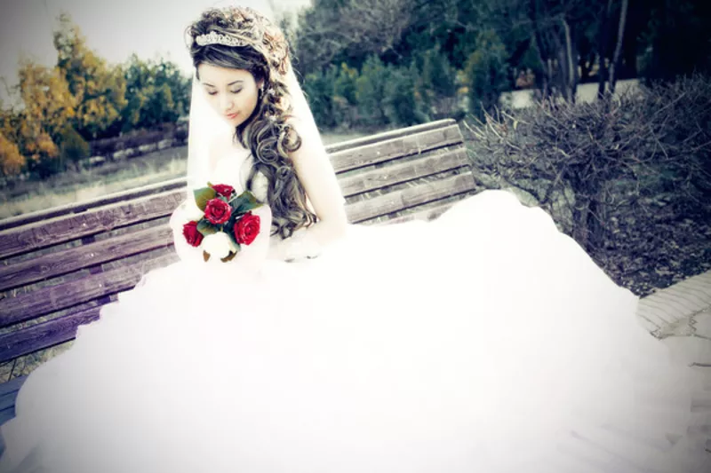 Роскошное свадебное платье со шлейфом! 2