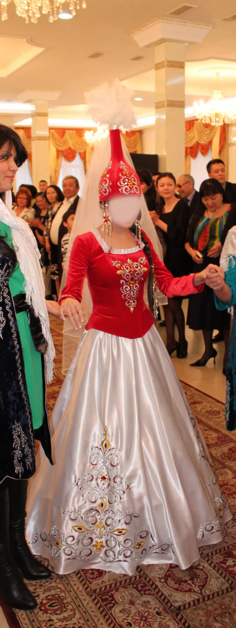 казахское национальное свадебное платье!