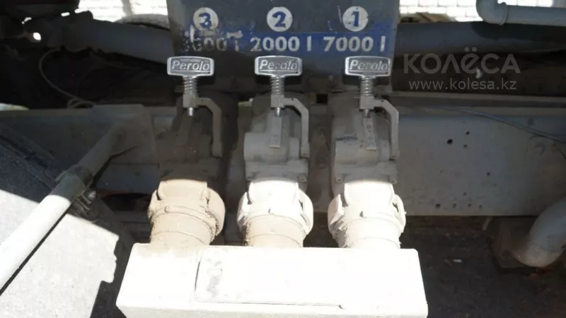 Продам бензовоз Mercedes 1722 4