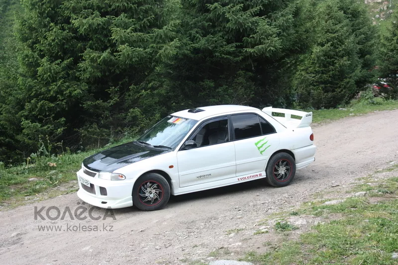 Mitsubishi Lancer EVO 3 2