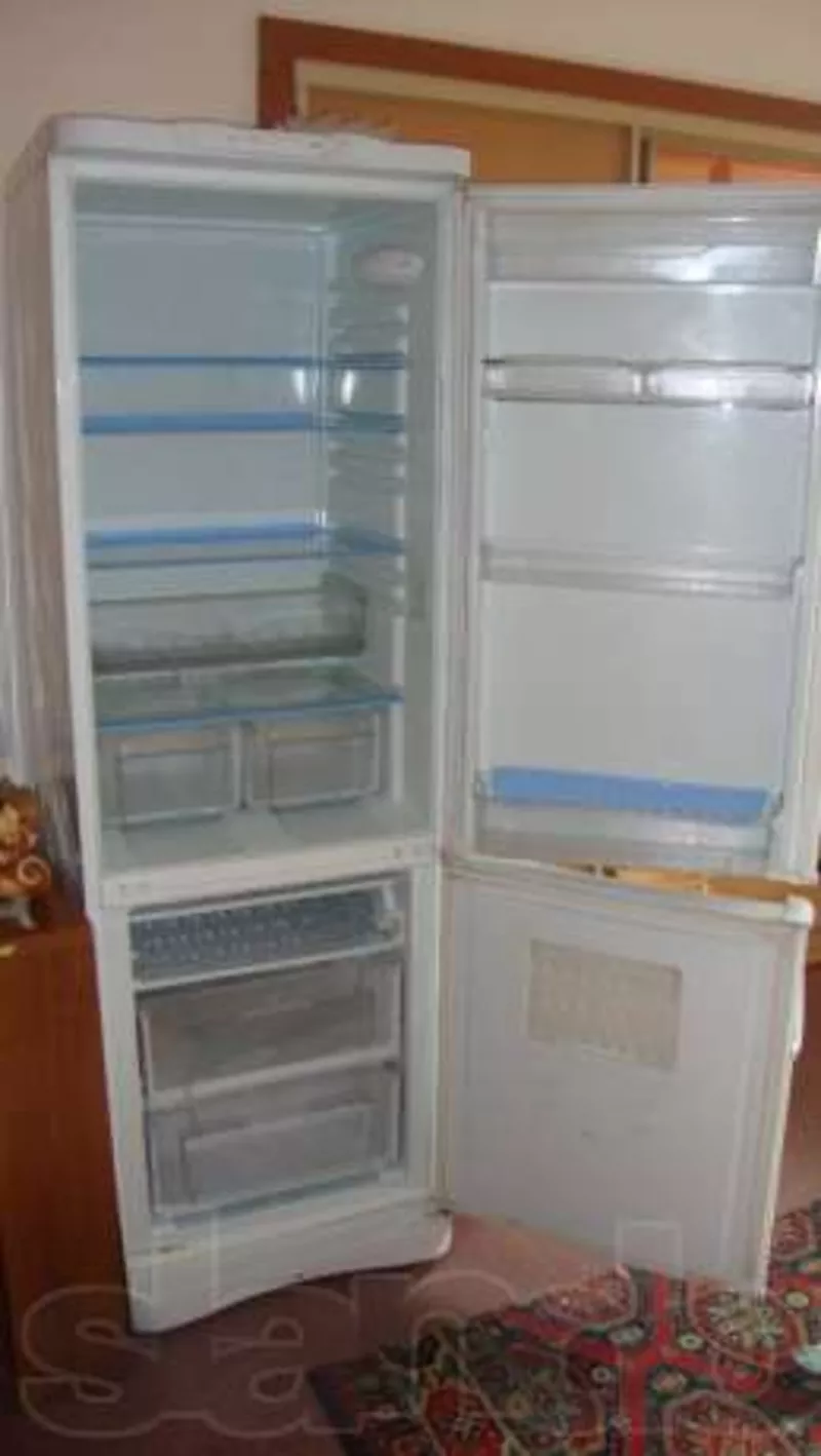 Продам двухкамерный холодильник 