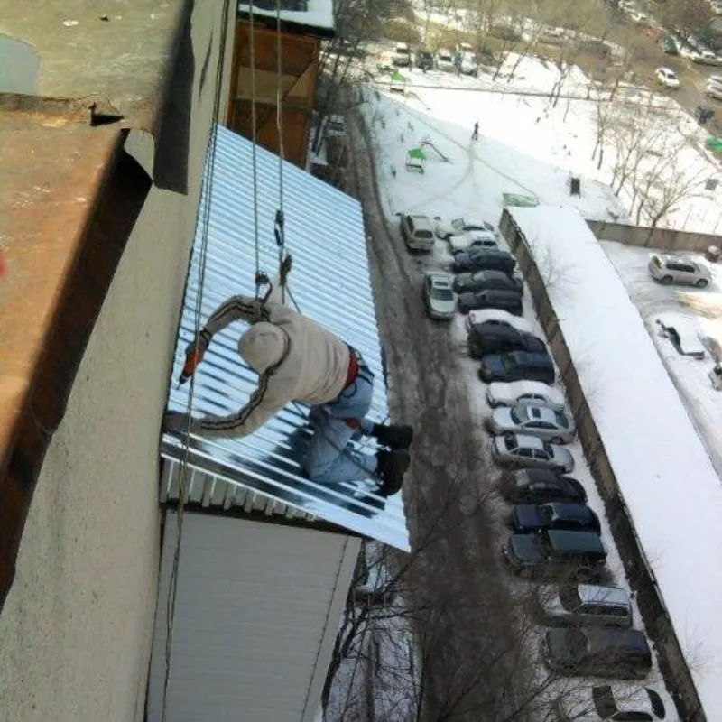 Ремонт балконного козырька( установка козырька на балконе) в Алматы