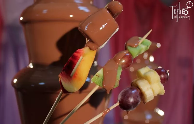 Шоколадный фонтан - сладкая сказка на вашем празднике