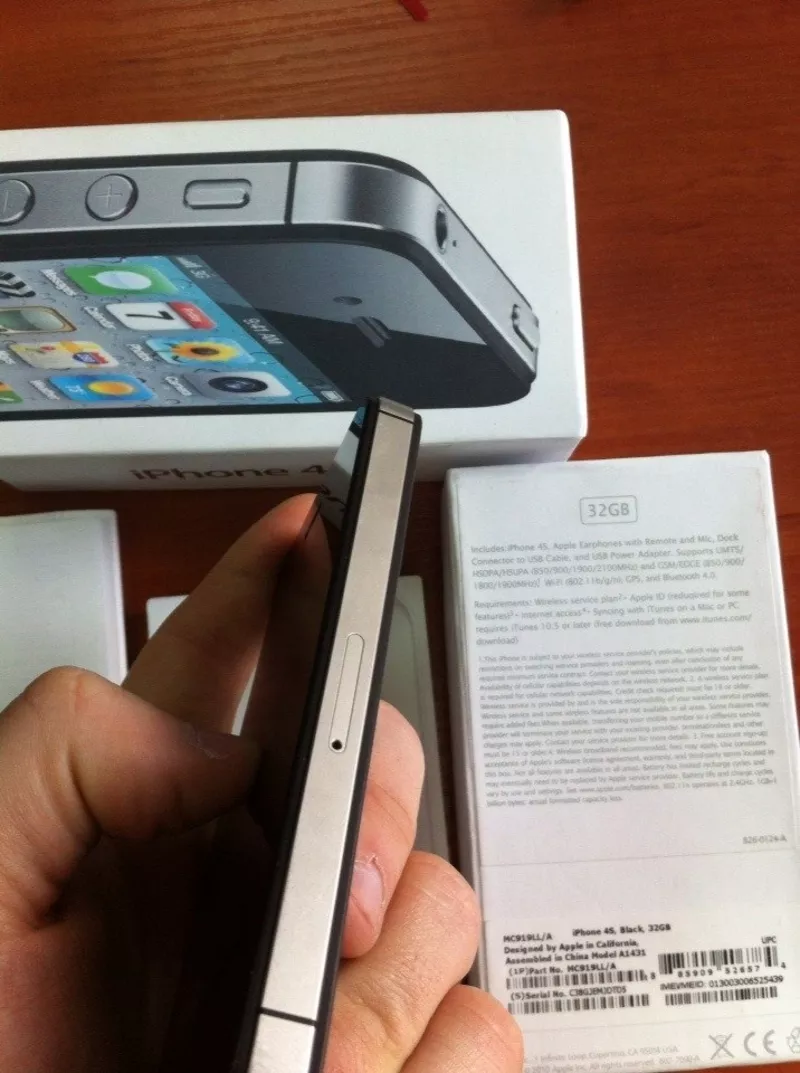 новый оригинальный телефон Apple iPhone 4S 32Gb официально под заказ. 4
